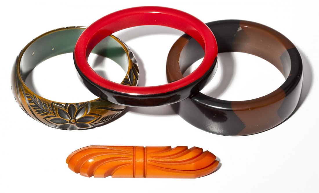 4 Pieces Bakelite Jewelry incl Pin & Bangles (1 of 2)
