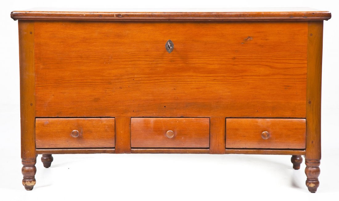 Pennsylvania Poplar Blanket Chest (1 of 10)