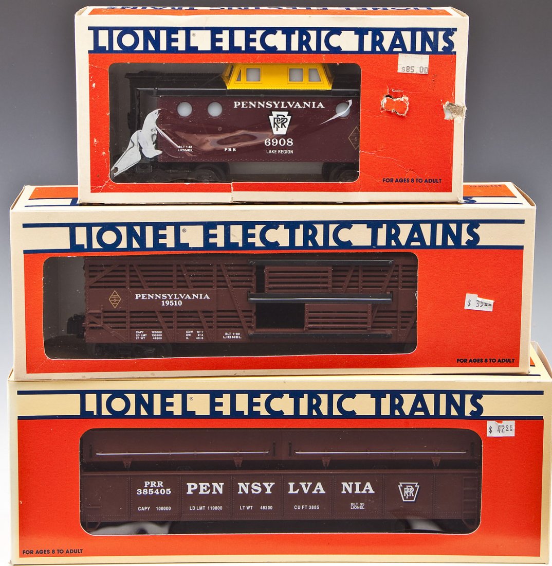 3 Lionel Freight Cars in OBs (1 of 2)