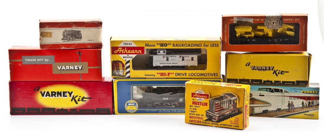 9 HO Scale Freight Cars in OB incl Varney (1 of 2)