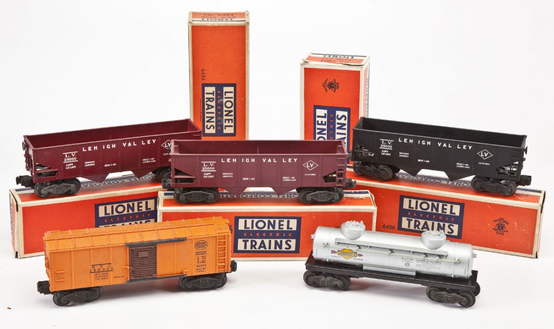 5 Lionel Freight Cars in OB (1 of 2)