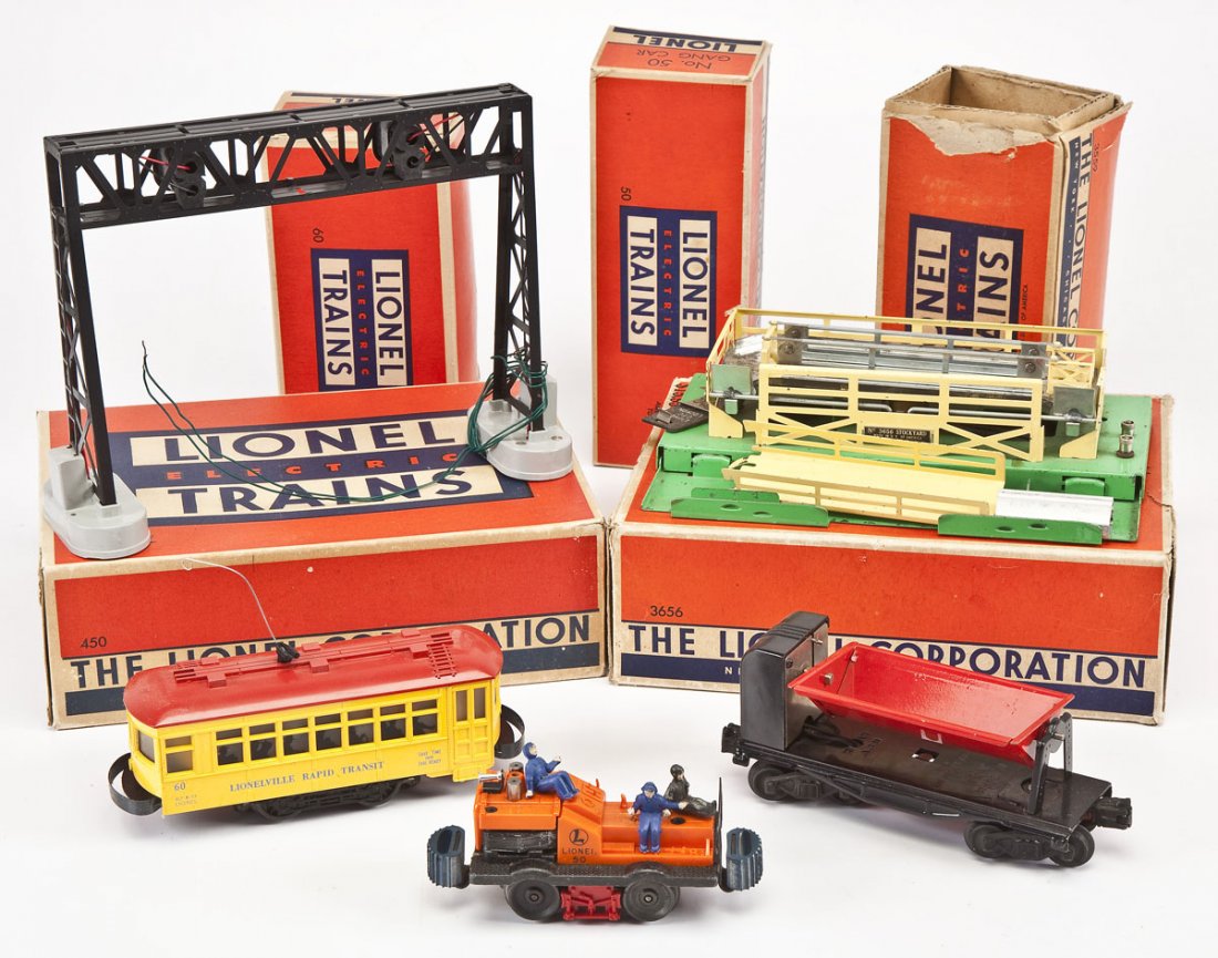 5 Lionel Train Cars & Accessories (1 of 2)