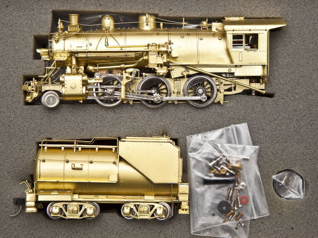 Samhongsa M-21 Class Mogul Brass Loco & Tender (1 of 2)