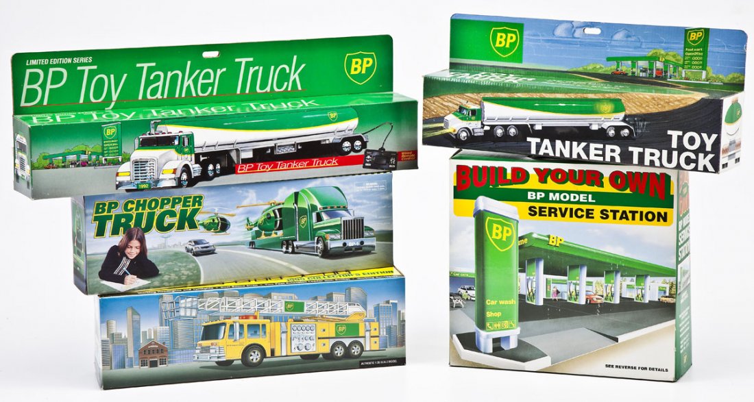 4 BP Trucks & Model Service Station in Boxes (1 of 2)