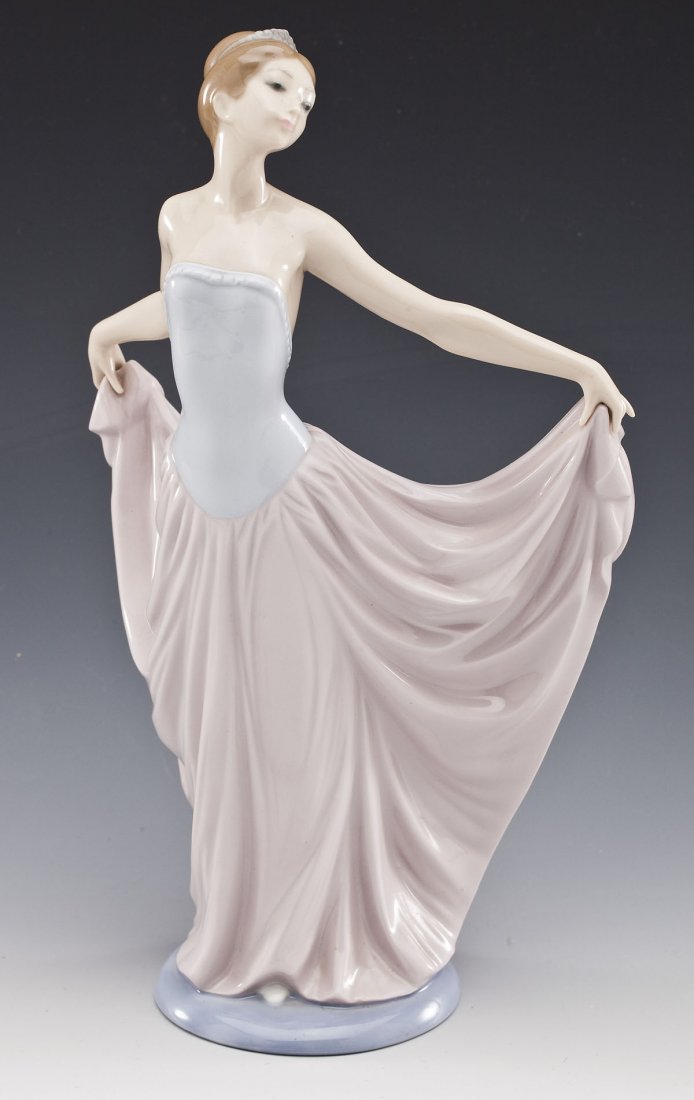 Lladro Dancer Figurine 5050