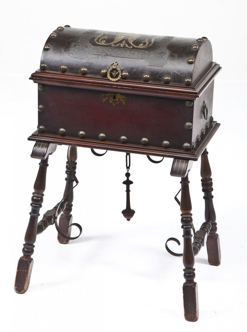 Kuchins Elevated Silver Chest (1 of 10)