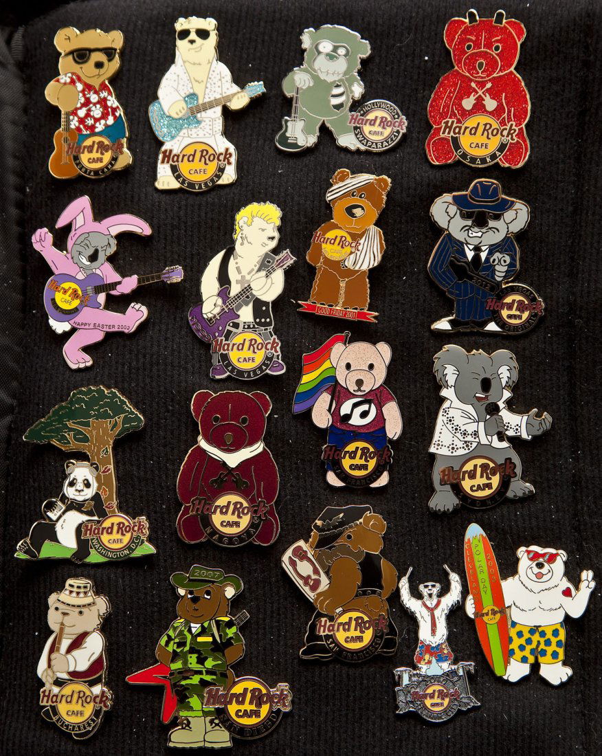 126 Hard Rock Cafe Collectible Pins incl. Bears (1 of 9)