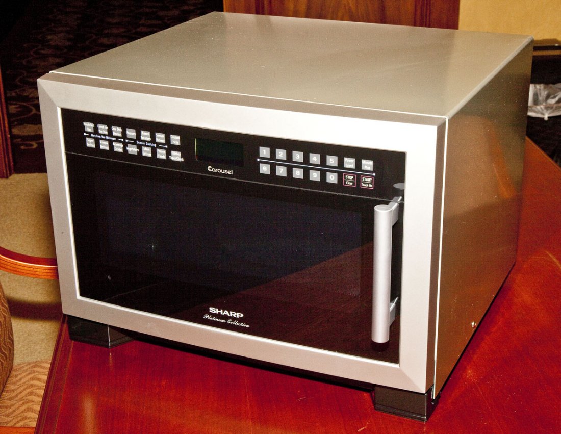 Sharp Platinum R-630D Microwave (1 of 1)