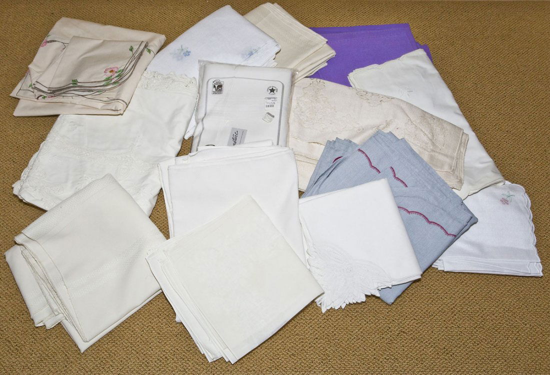 Large Lot Assorted Linens (1 of 4)