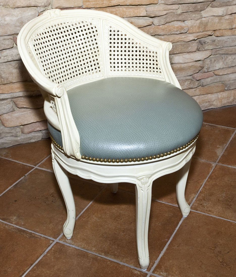 Low Swivel Chair (1 of 2)