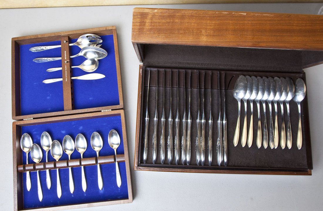 69 Pieces Gorham Aloha Silverplate Flatware (1 of 6)