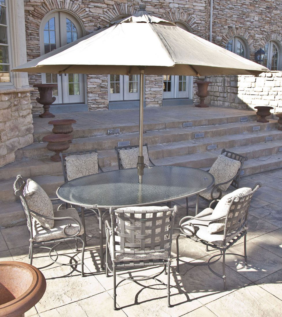 8 Pieces Brown Jordan Patio Furniture (1 of 3)