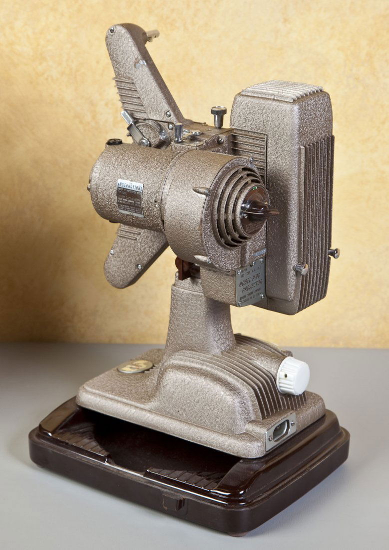 Revere Projector in Case (1 of 4)