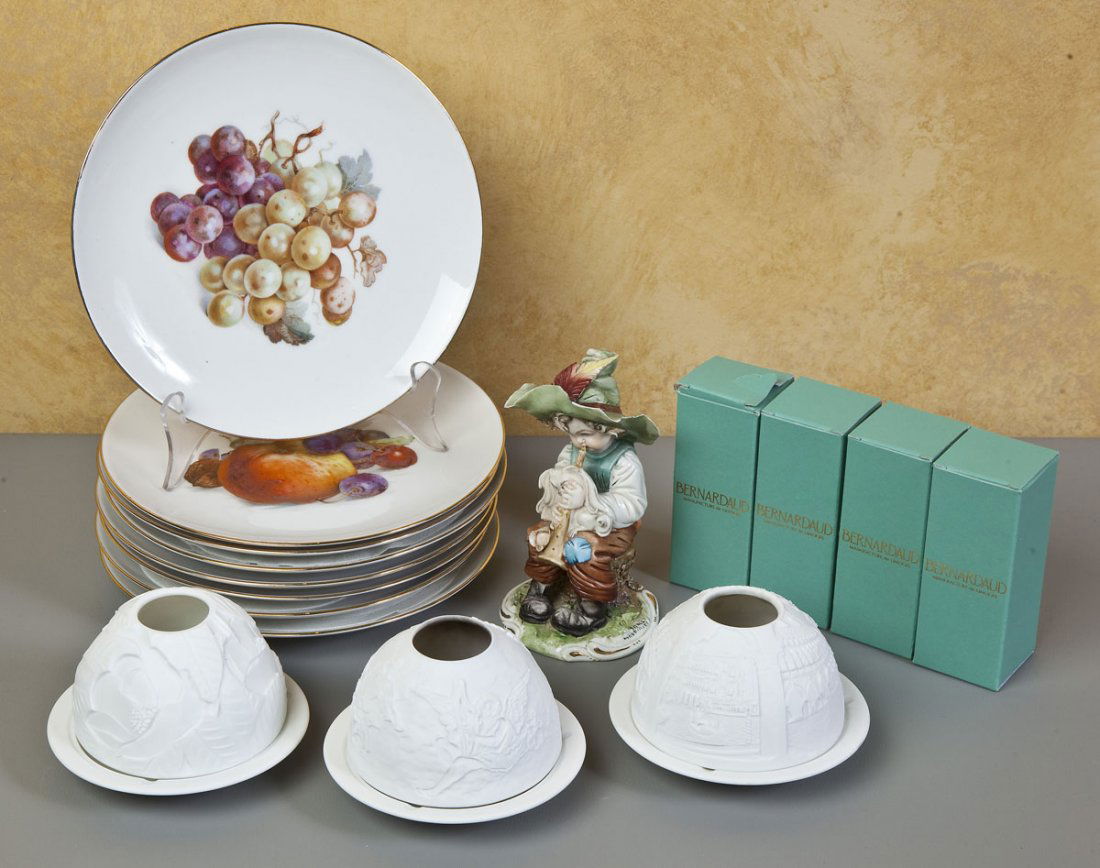 16 Pieces Decorative Porcelain (1 of 4)