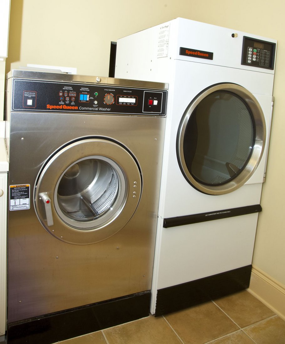 Speed Queen Commercial Washer & Dryer (1 of 3)