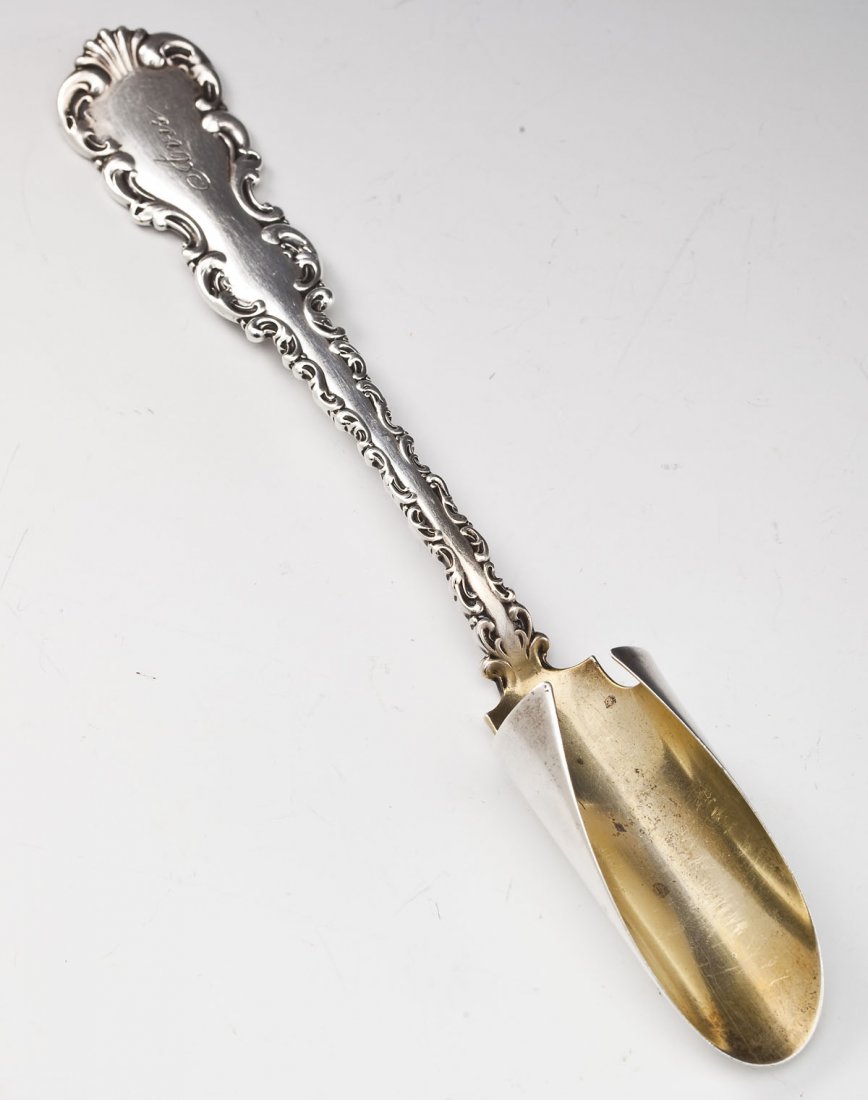 Whiting Louis XV Sterling Large Cheese Scoop (1 of 4)