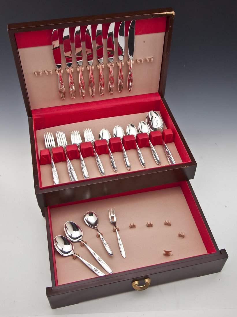 43 Pcs Towle Rose Solitaire Flatware (1 of 4)