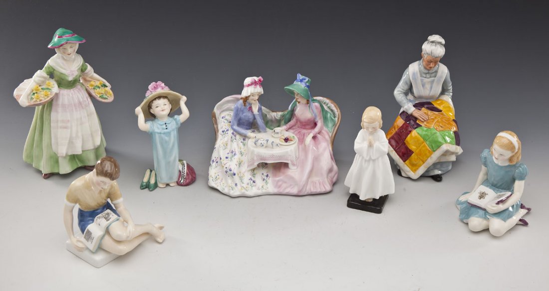 7 Royal Doulton Figurines incl. Signed (1 of 7)
