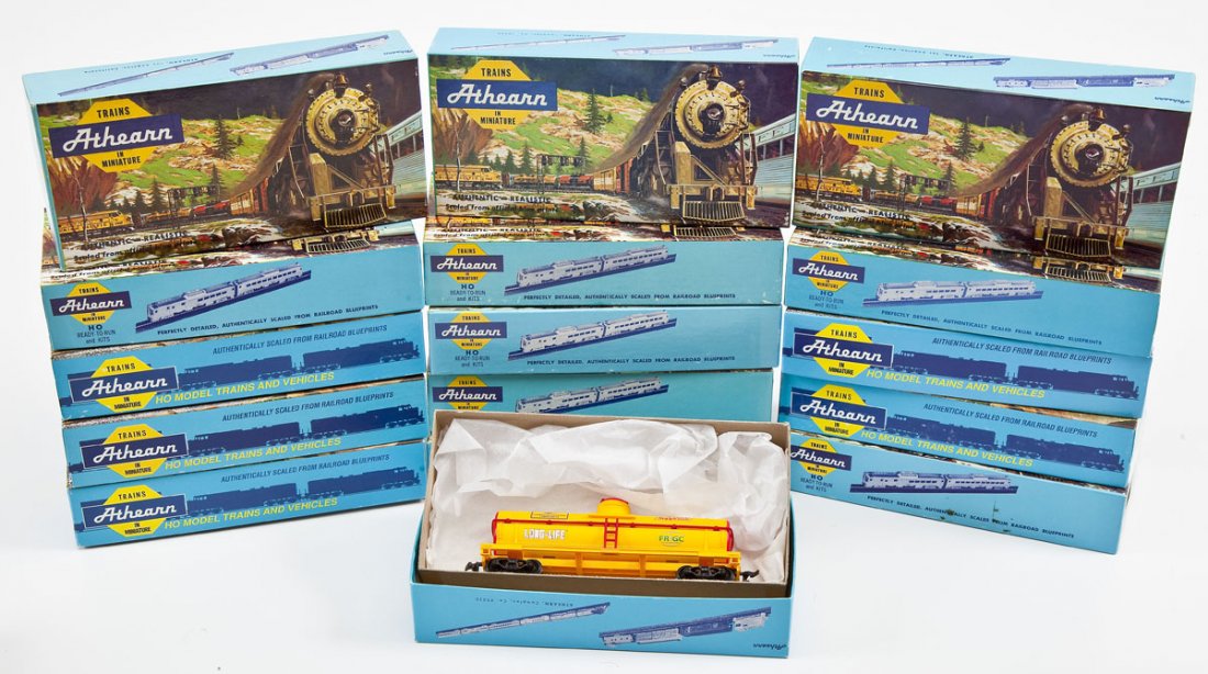 16 Athearn HO Scale Car Kits (1 of 2)