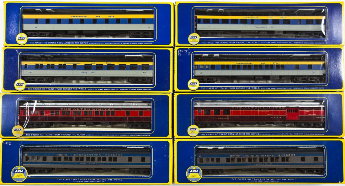8 AHM HO Scale Rolling Stock Cars (1 of 2)