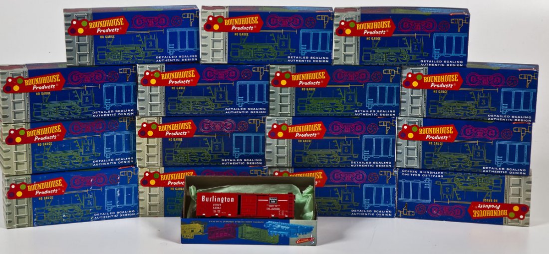 16 Roundhouse HO Scale Car Kits (1 of 2)