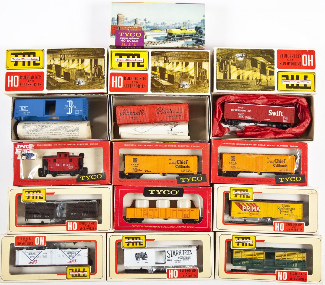 16 Tyco and Train Miniature HO Scale Cars (1 of 2)