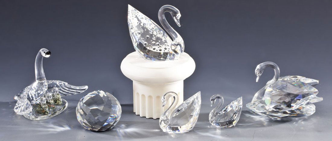 5 Swarovski Swans and SCS Papwerweight (1 of 5)