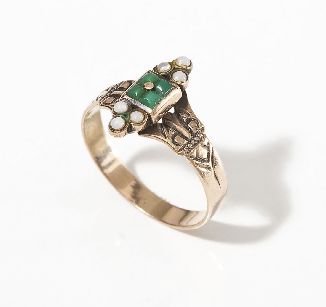 Victorian Ladies Ring (1 of 3)