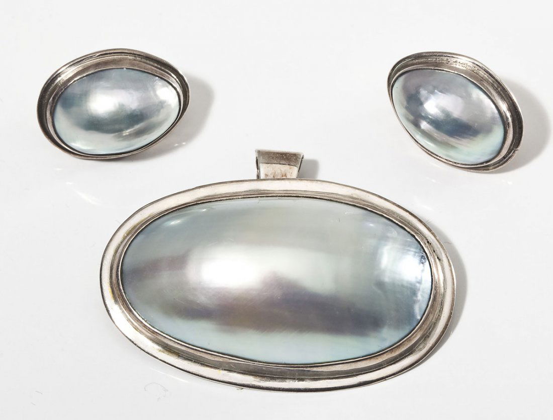Mabe Pin/Pendant & Earrings (1 of 3)
