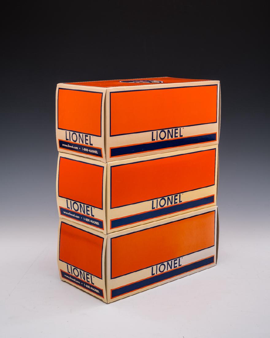 3 Lionel Switchers in OBs (1 of 3)