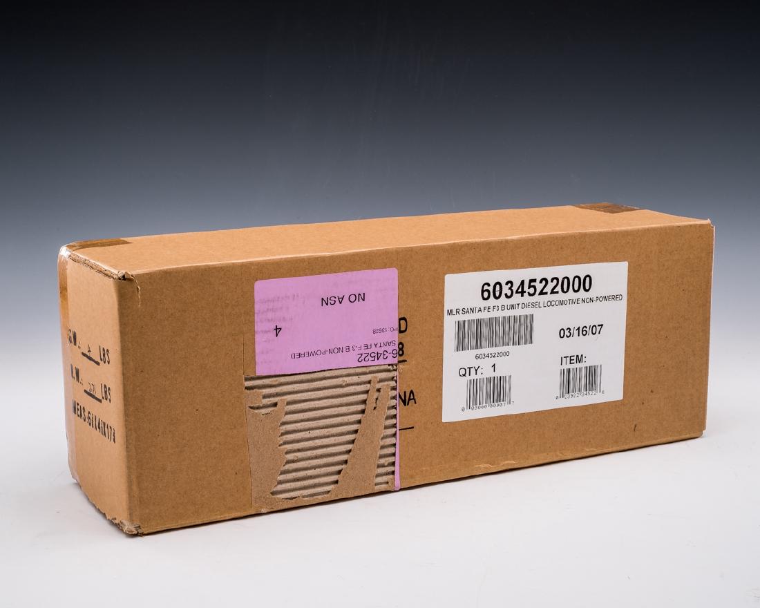 Lionel Santa Fe F3 B Unit Diesel Loco in OB (1 of 1)