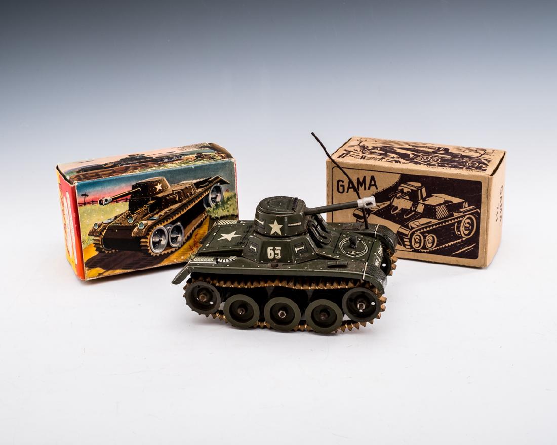 3 Tin Litho Wind-up Gama Tanks (1 of 3)