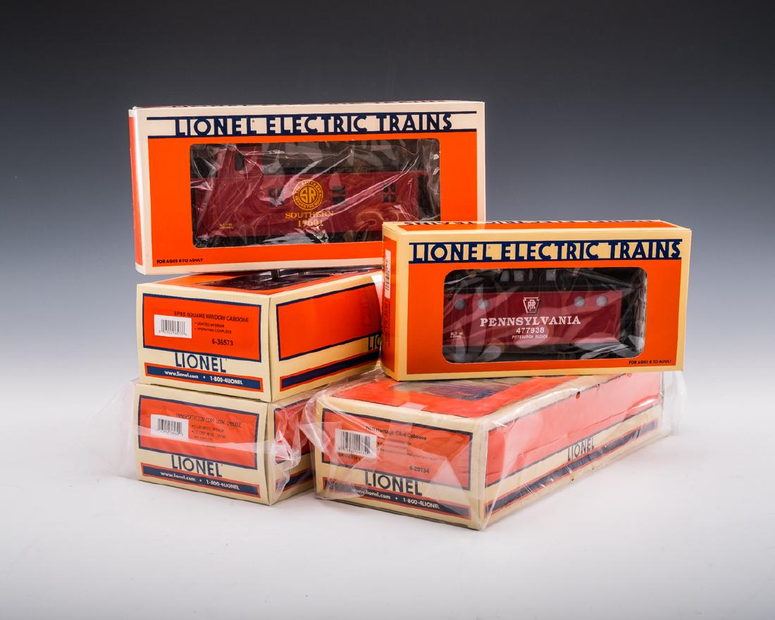 5 Lionel Cabooses in OBs (1 of 2)