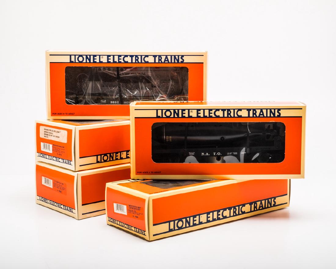 5 Lionel Armed Forces Rolling Stock Cars in OBs (1 of 2)