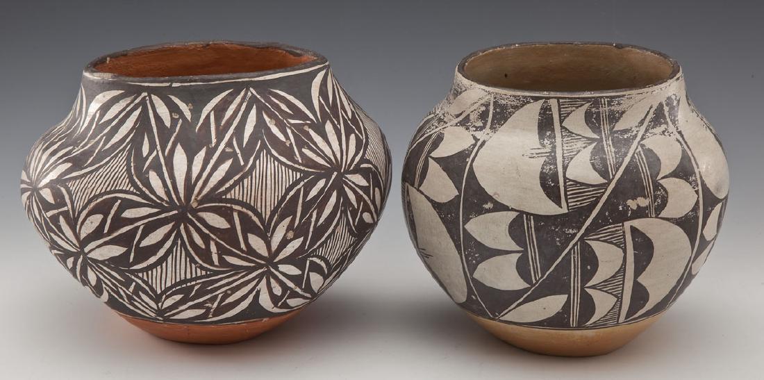 2 Acoma Black & White Pots (1 of 5)