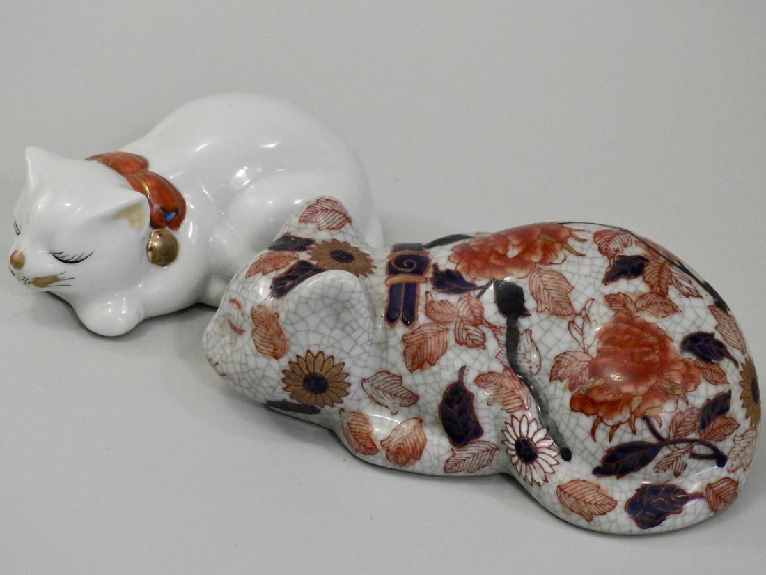 Oriental Kutani Style Cats Lot of 2: Oriental Kutani Style Cats Lot of 2 Approximately 7 Â½ and 5 7/8 inches.