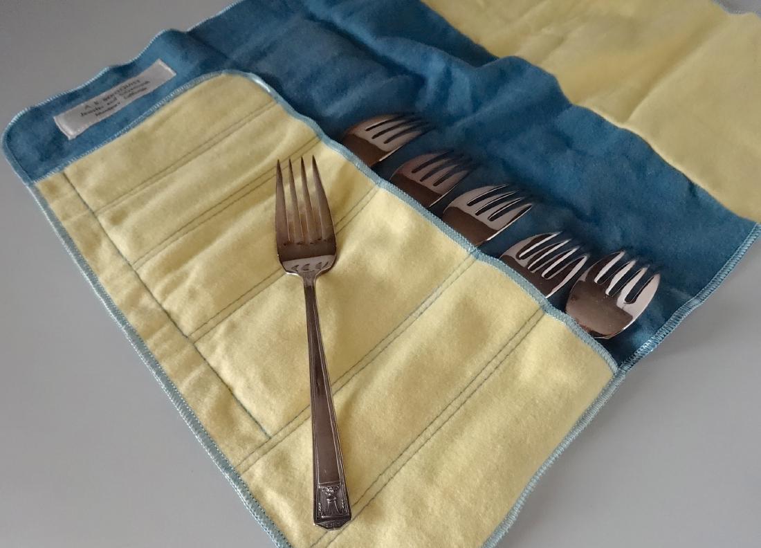 Vintage 1923 Holmes & Edwards Century Flatware (1 of 7)