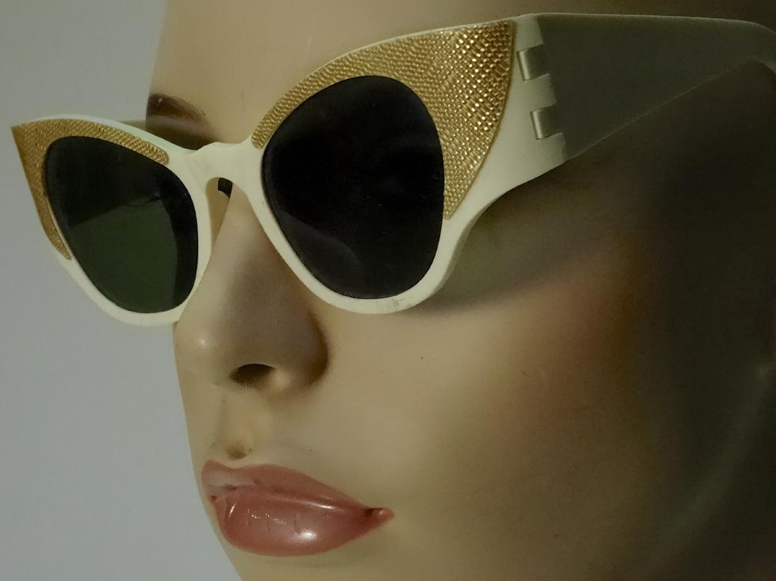 Vintage Mid Century 60s Cateye Fashionable Sunglasses: Vintage Mid Century 60s Cateye Fashionable Sunglasses Early Plastic Approximately 5 7/8 inches wide x 4 3/4 inches deep.