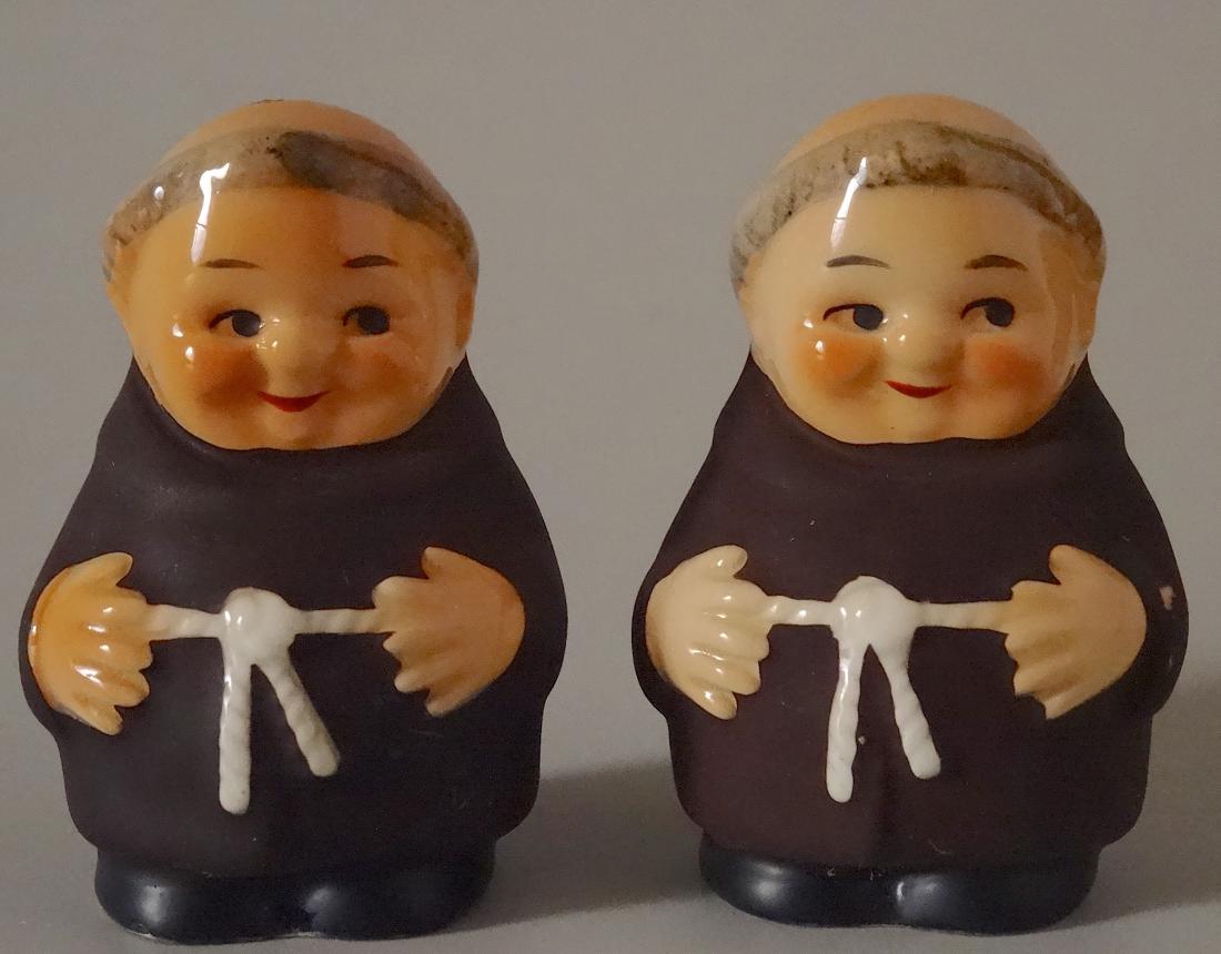 Hummel Monk Friar Salt Pepper Shaker Set West Germany (1 of 6)