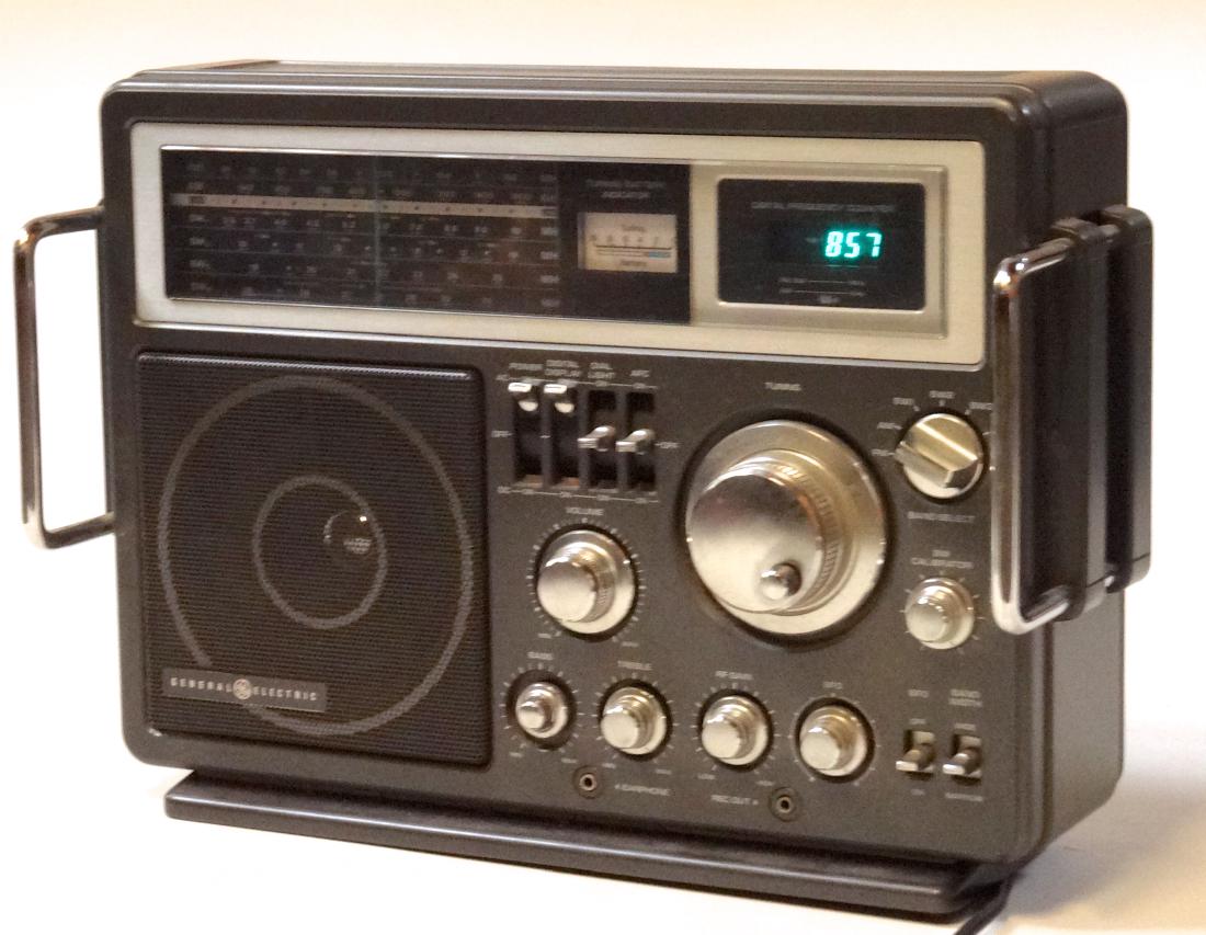 Shortwave General Electric Multi Band Worldwide Radio (1 of 8)