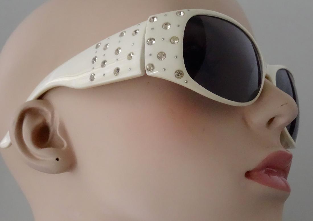 80s Style Jeweled Plastic Frame Sunglasses Never Used (1 of 4)