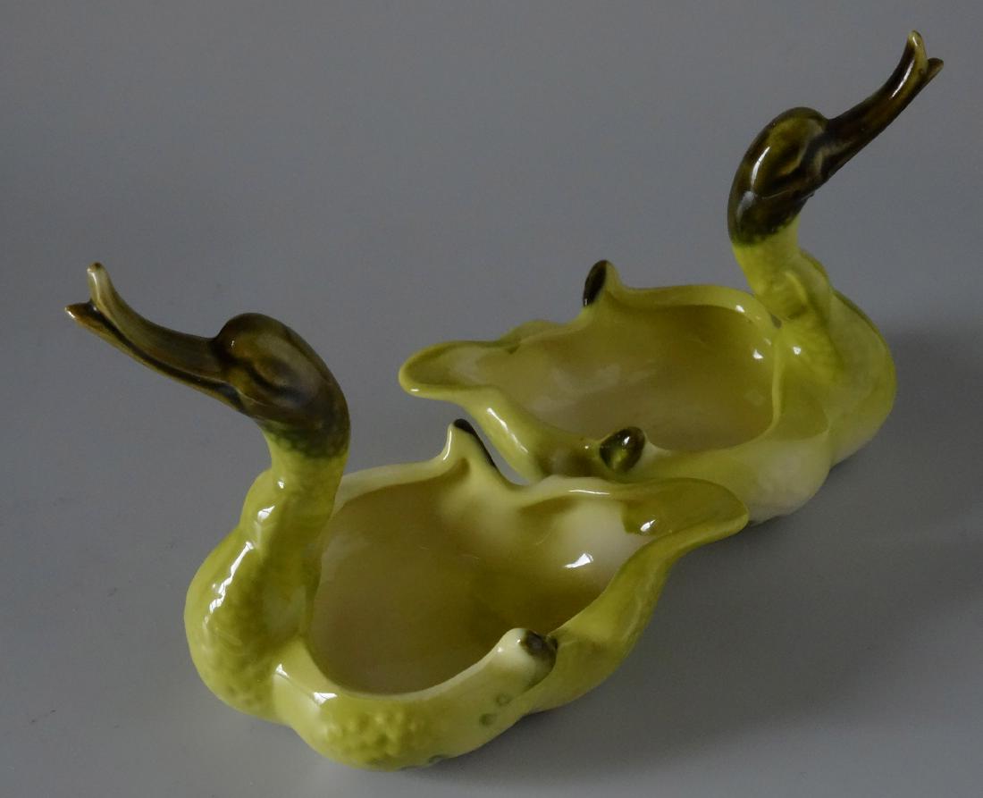 Very Ugly Hull Pottery Green Swans American Kitsch (1 of 6)