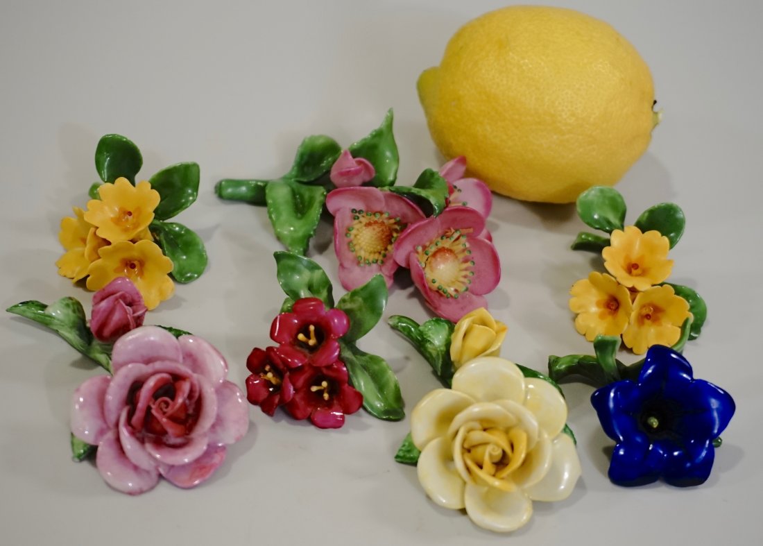 Capodimonte Flowers Hand Molded Porcelain Small Blossom: Capodimonte Flowers Hand Molded Porcelain Small Blossom Lot of 7 Approximately from 2 to 3 1/4 inches approximately.