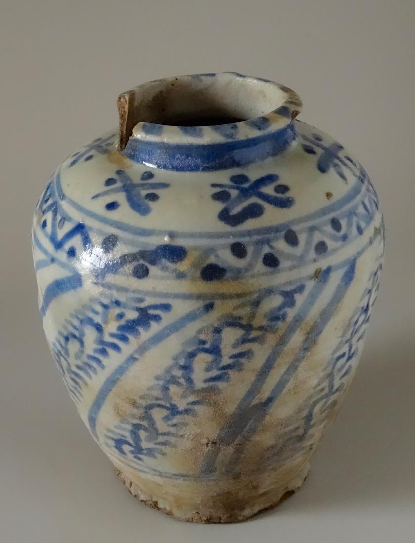 Chinese Antique Ginger Jar Blue and White Ceramic As Is (1 of 8)