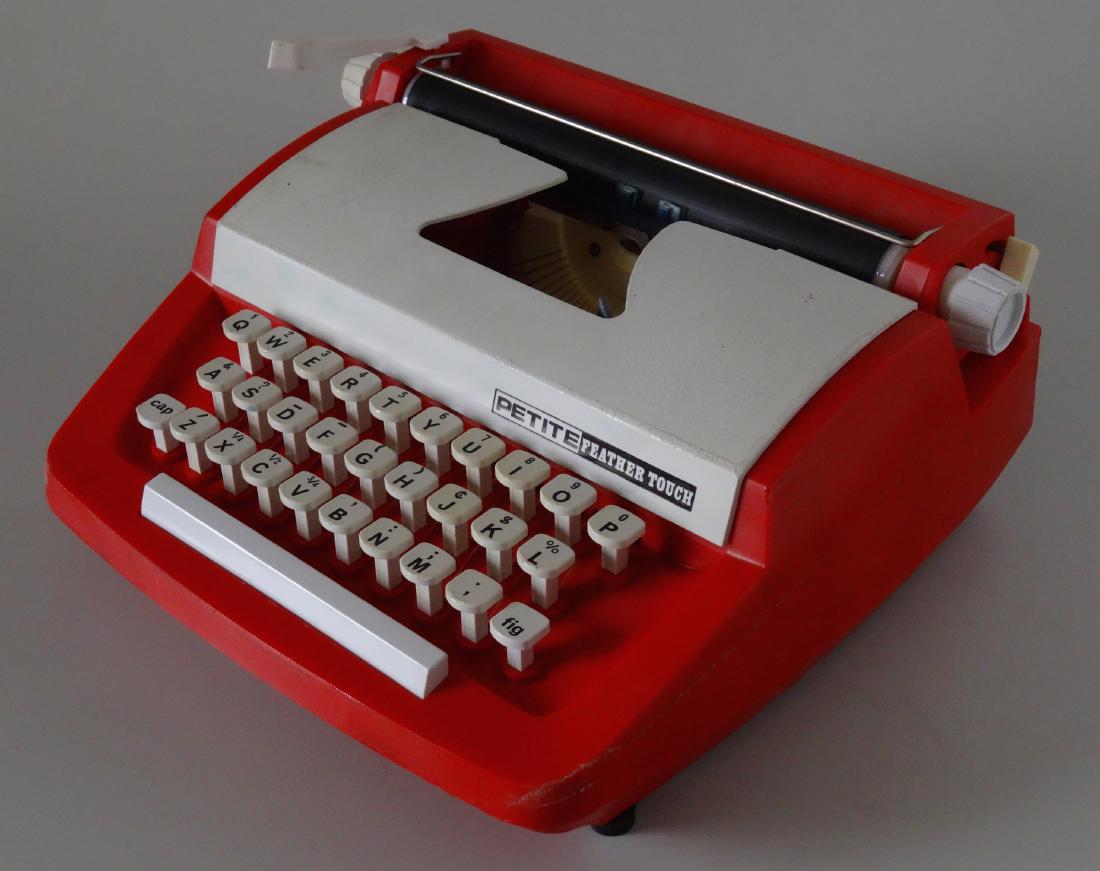 Vintage Petite English Mid Century Toy Typewriter (1 of 9)