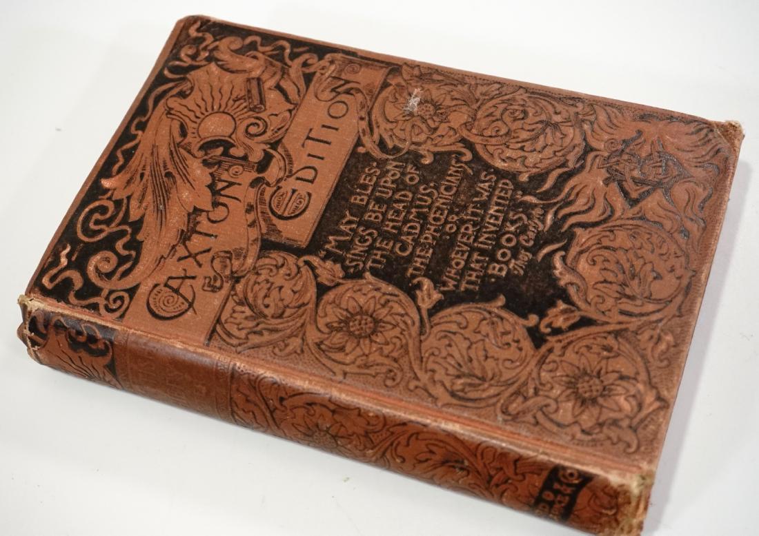 Scottish Chiefs by Miss Jane Porter 1887 Belford Clarke: Scottish Chiefs by Miss Jane Porter 1887 Belford Clarke & Co Caxton Edition Antique Book Approximately 7 1/2 x 5 1/4 inches.