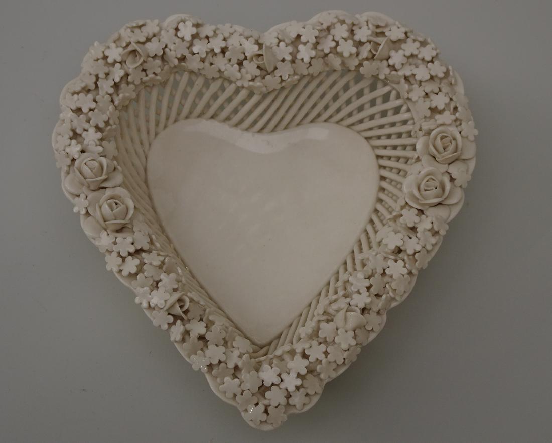 White Valentine Dish Reticulated Blanc De Chine Vintage (1 of 8)