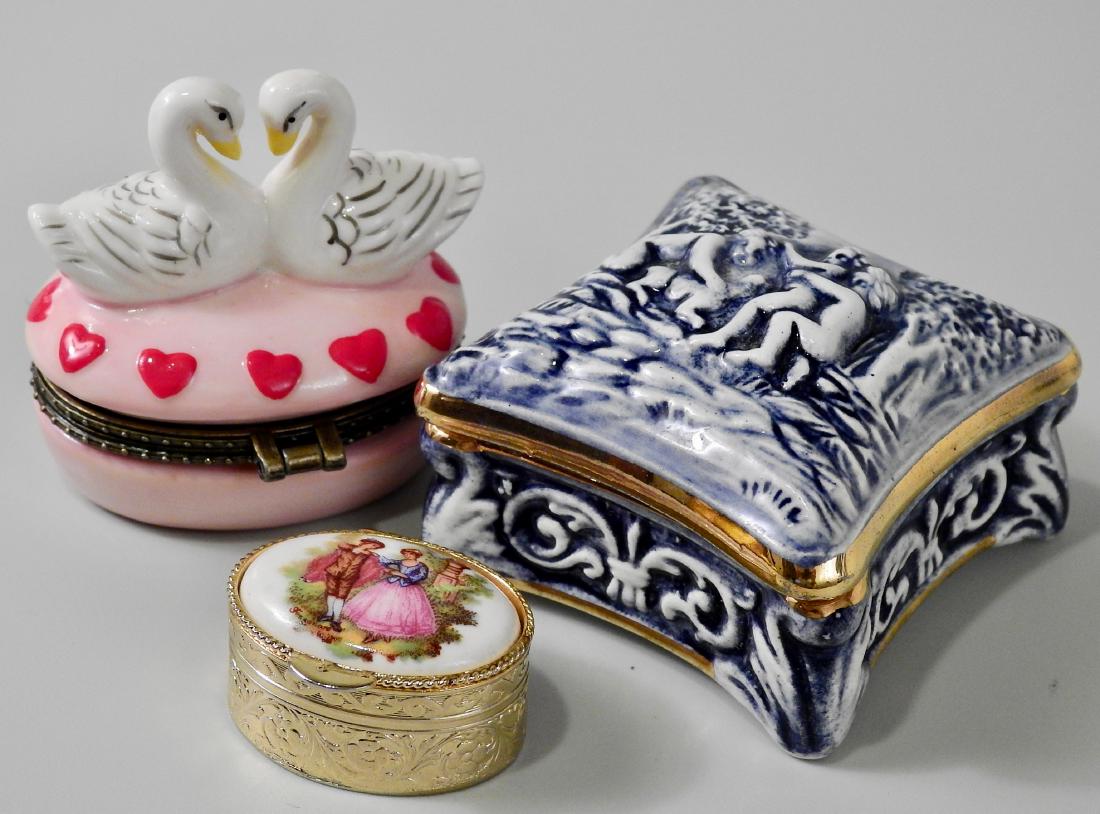Lot of 3 Miniature Boxes Valentine Heart Cherub Pill (1 of 5)