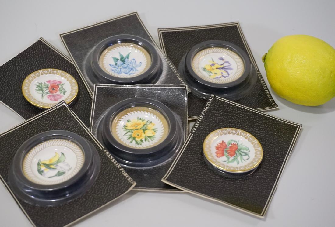 Franklin Mint Porcelain Miniature Plate Dollhouse (1 of 6)