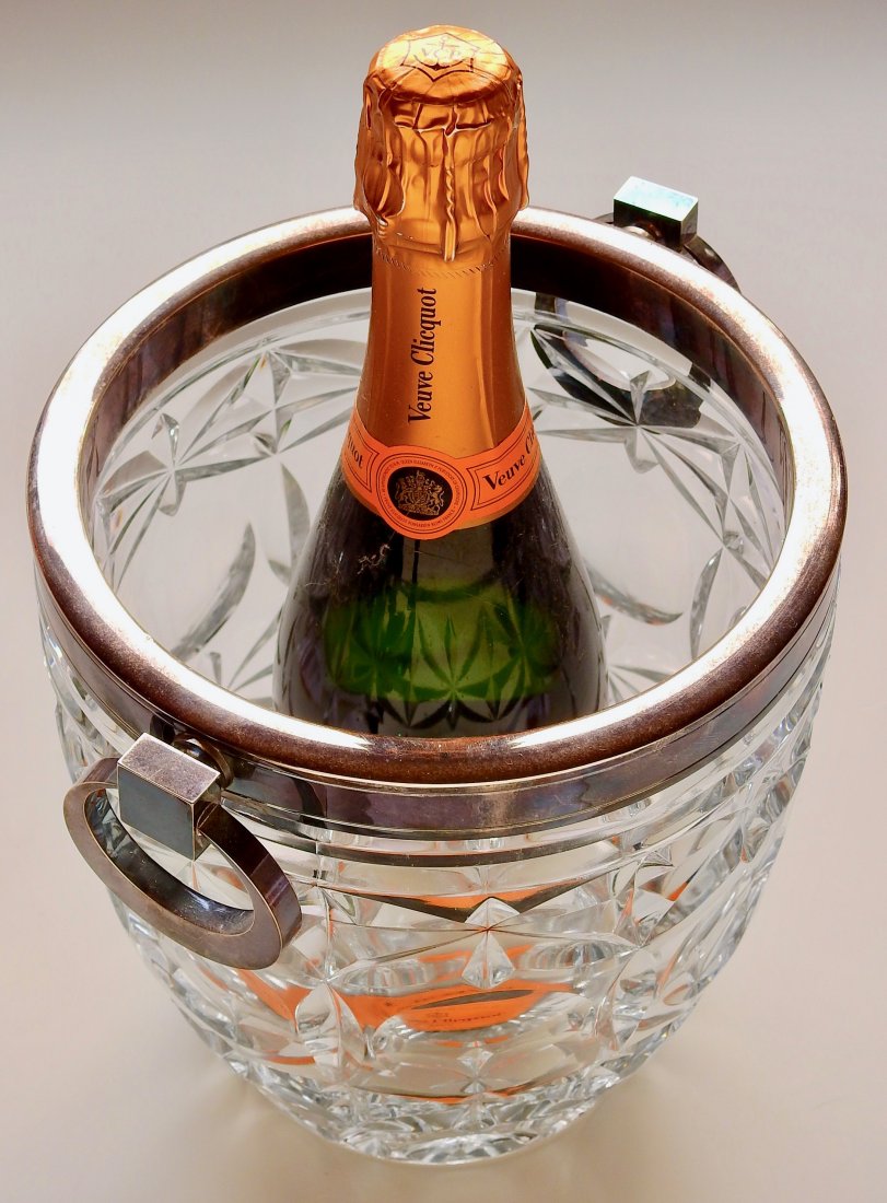 Large Glass Champagne Wine Cooler Ice Bucket Metal Trim: Large Glass Champagne Wine Cooler Ice Bucket Metal Trim Approximately 8 5/8 inches tall x 7 5/8 inches in diameter.